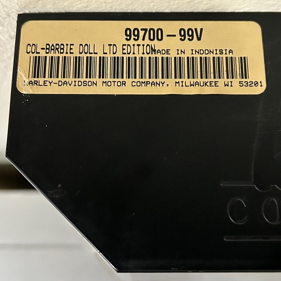 Harley Davidson 2nd Edition Barbie - Picture 10 of 12